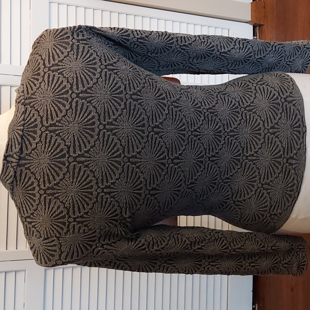 Textured Lace Top - Picture 5 of 8